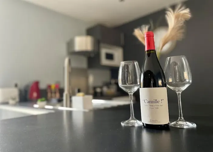 Pierre Et O By Melrose Nyaraló